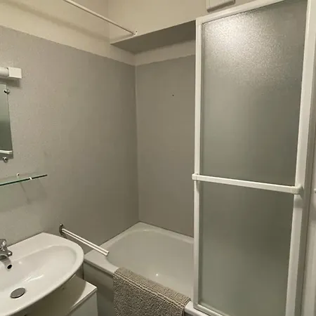 T2 Avec Balcon, Face Aux Pistes, Expose Sud, Commerces A Proximite - Fr-1-787-29